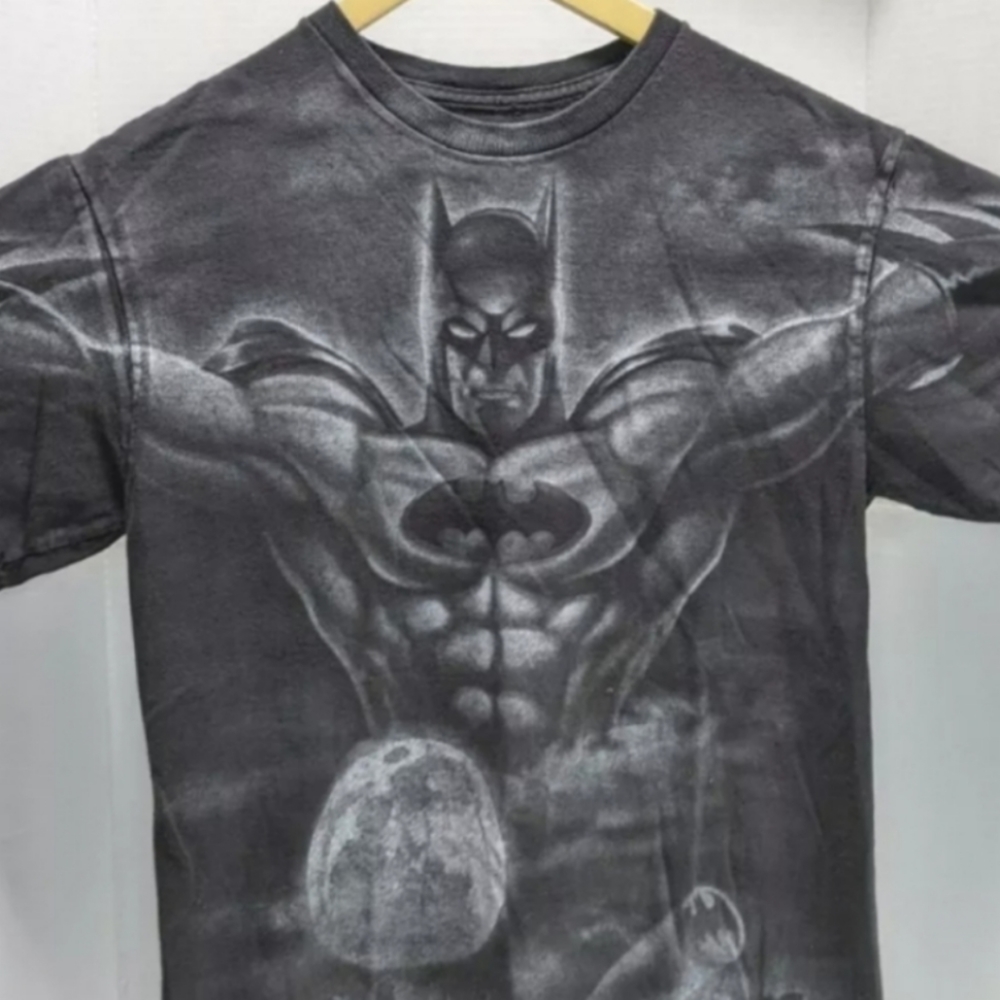 Dark Knight Rises, Batman Graphic T-Shirt, Size Medium
